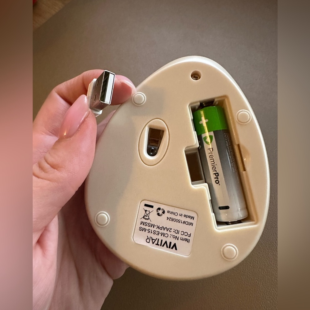 Cream Wireless Mouse - Picture 4 of 4